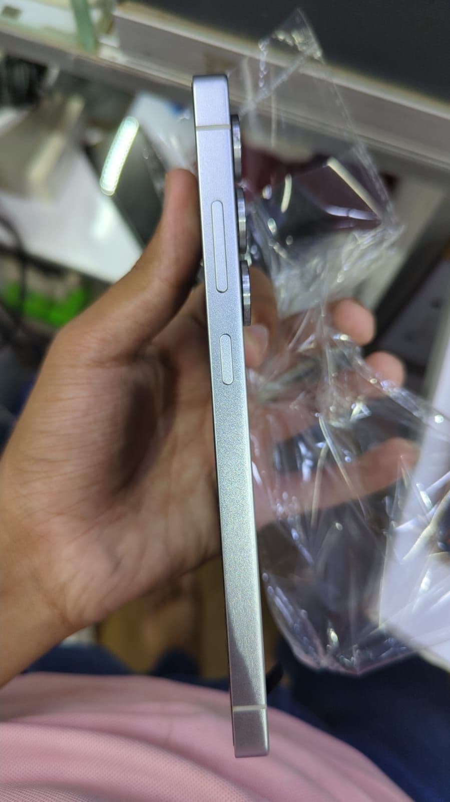 Samsung Galaxy S25 Ultra 12GB / 512GB in Titanium Silverblue — photo 3