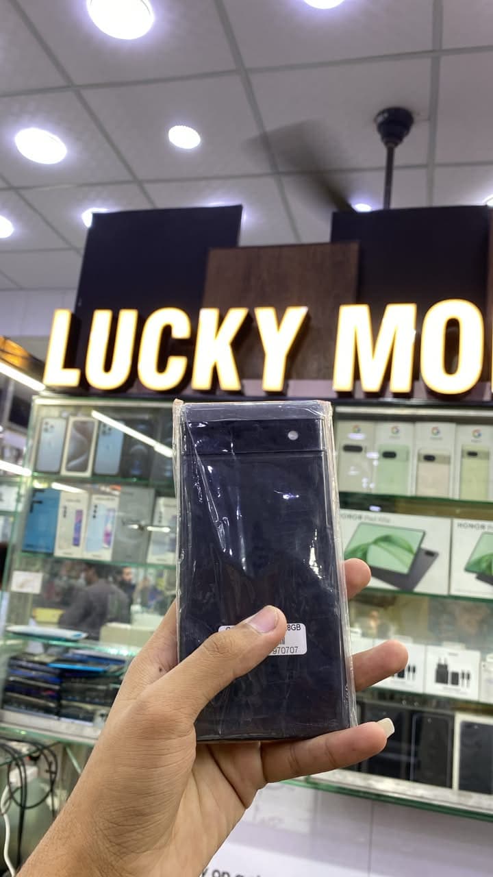 Google Pixel 6a 6GB / 128GB in Charcoal — photo 2