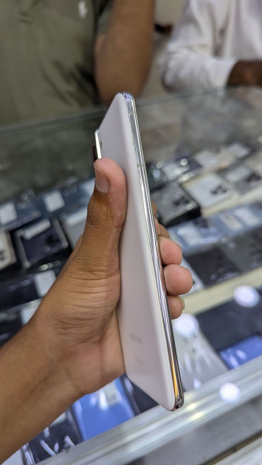 Samsung Galaxy S21 8GB / 128GB in Phantom White — photo 4
