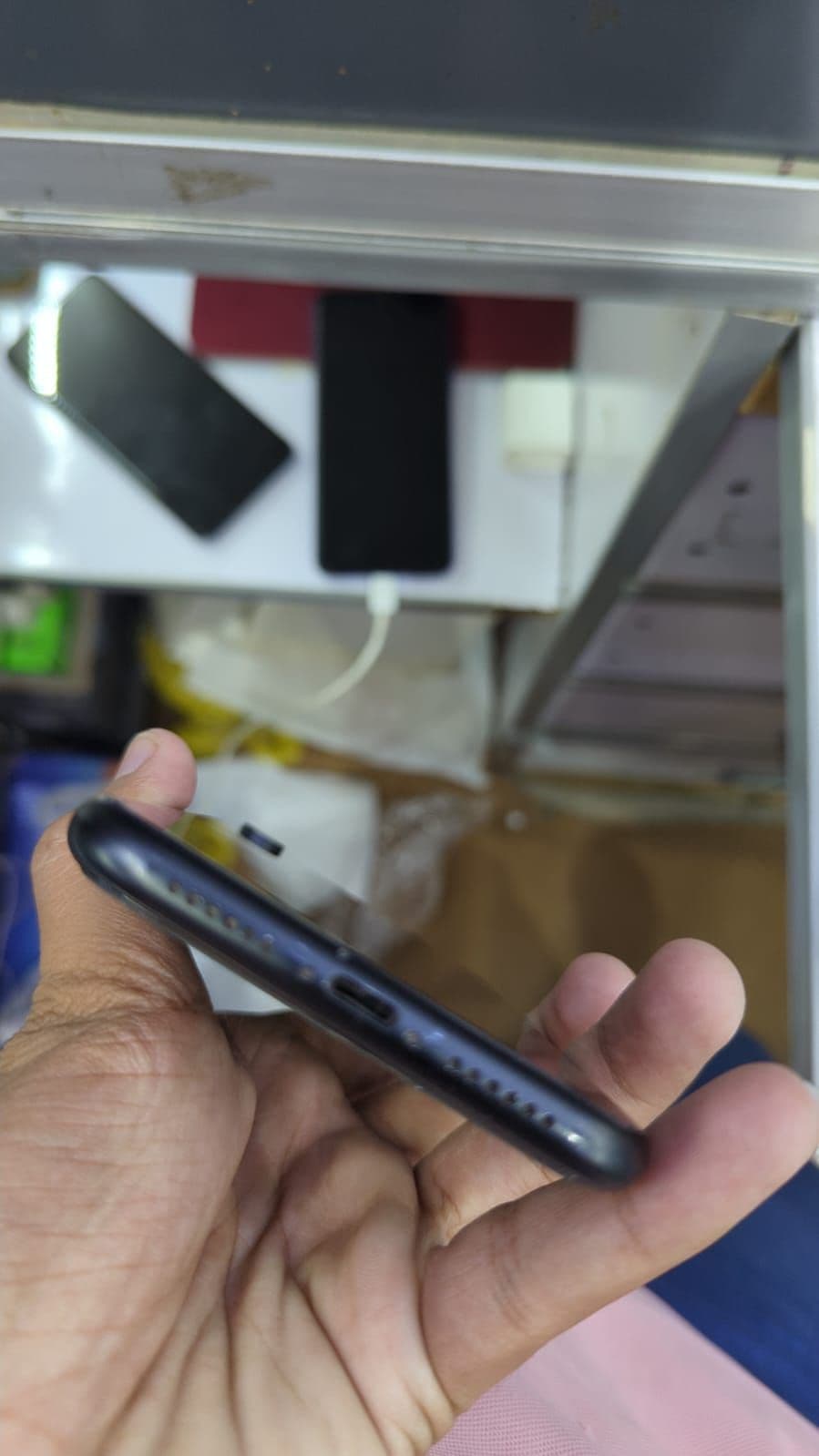 Apple iPhone XR 256GB in Black — photo 2