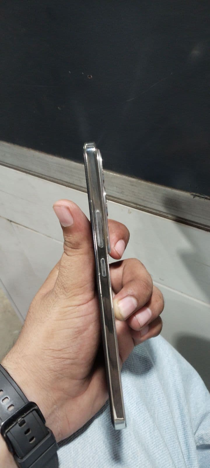Vivo Y200 8GB / 256GB in Titanium Silver — photo 2