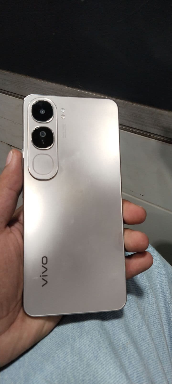 Vivo Y200 8GB / 256GB in Titanium Silver — photo 1