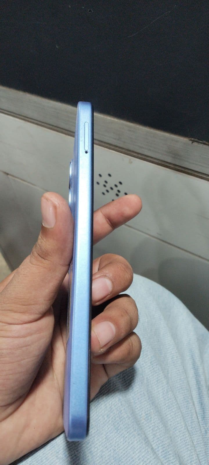 Infinix Smart 10 4GB / 64GB in Iris Blue — photo 3