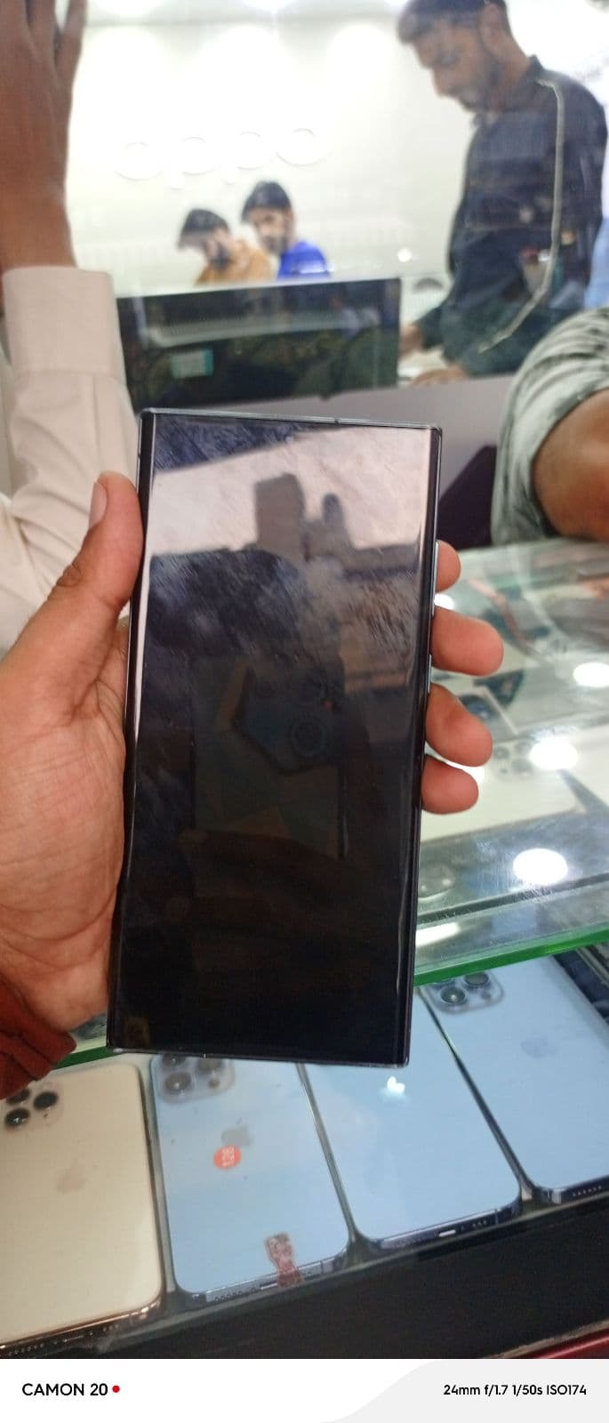 Samsung Galaxy S22 Ultra 12GB / 256GB in Green — photo 2