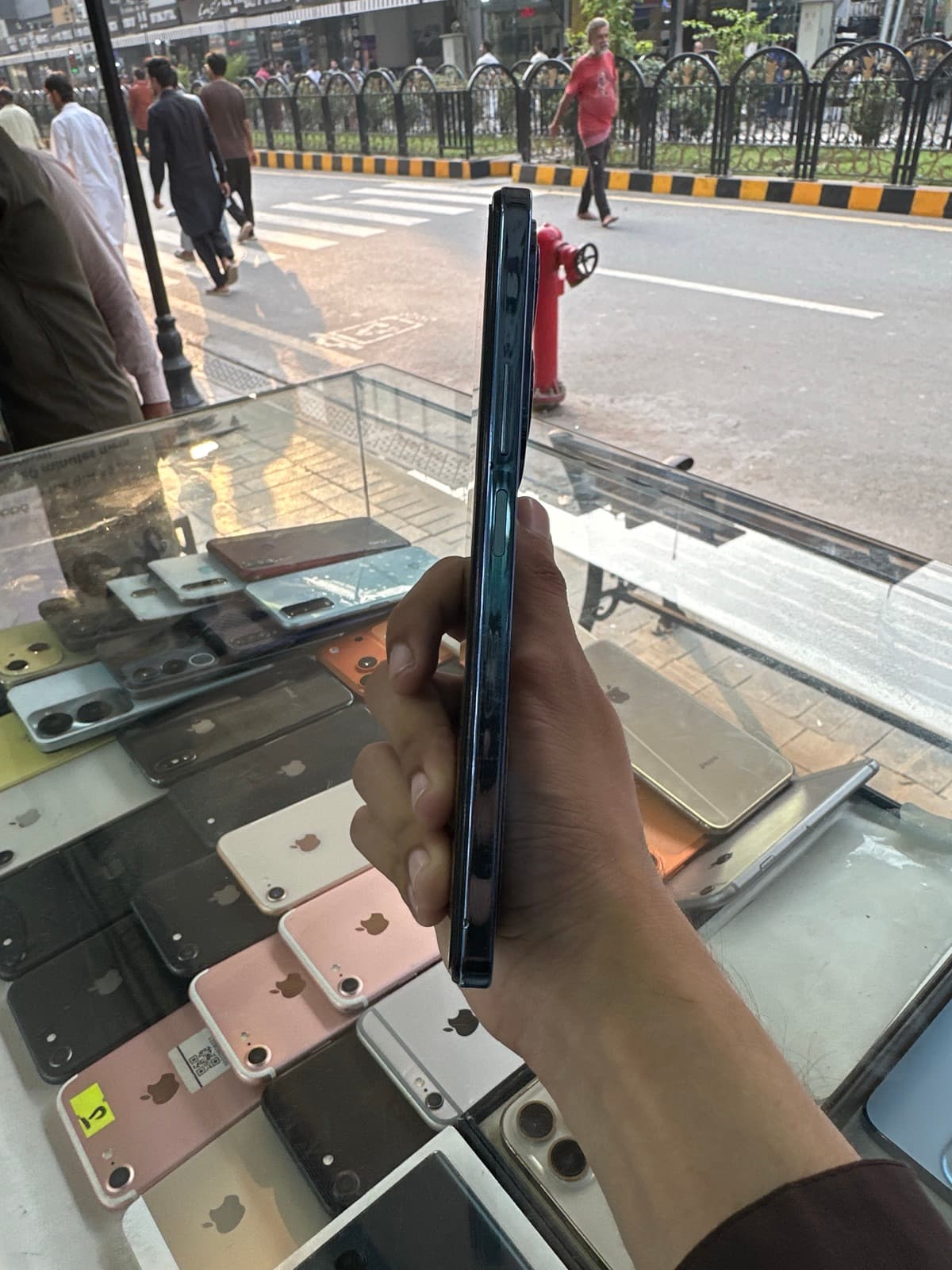 Infinix Hot 40 8GB / 256GB in Palm Blue — photo 2