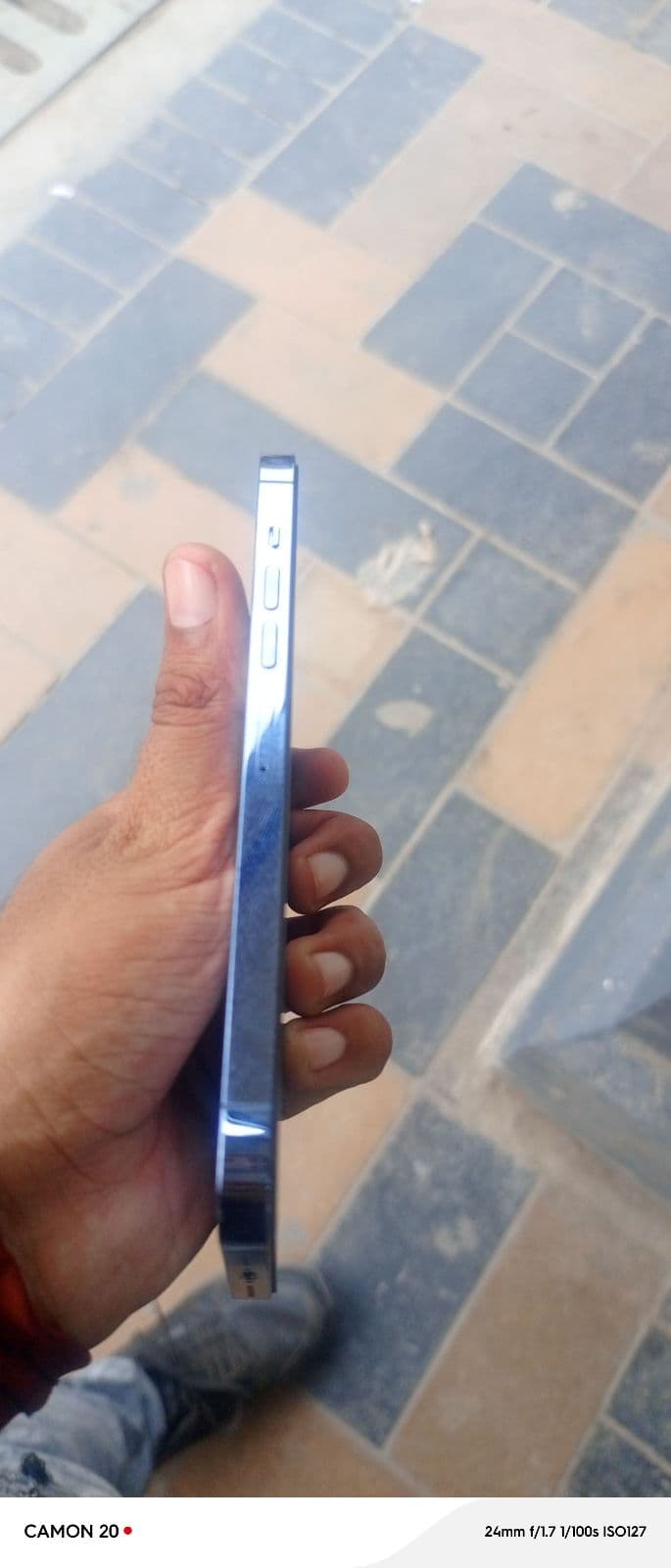 Apple iPhone 13 Pro Max 128GB in Sierra Blue — photo 3