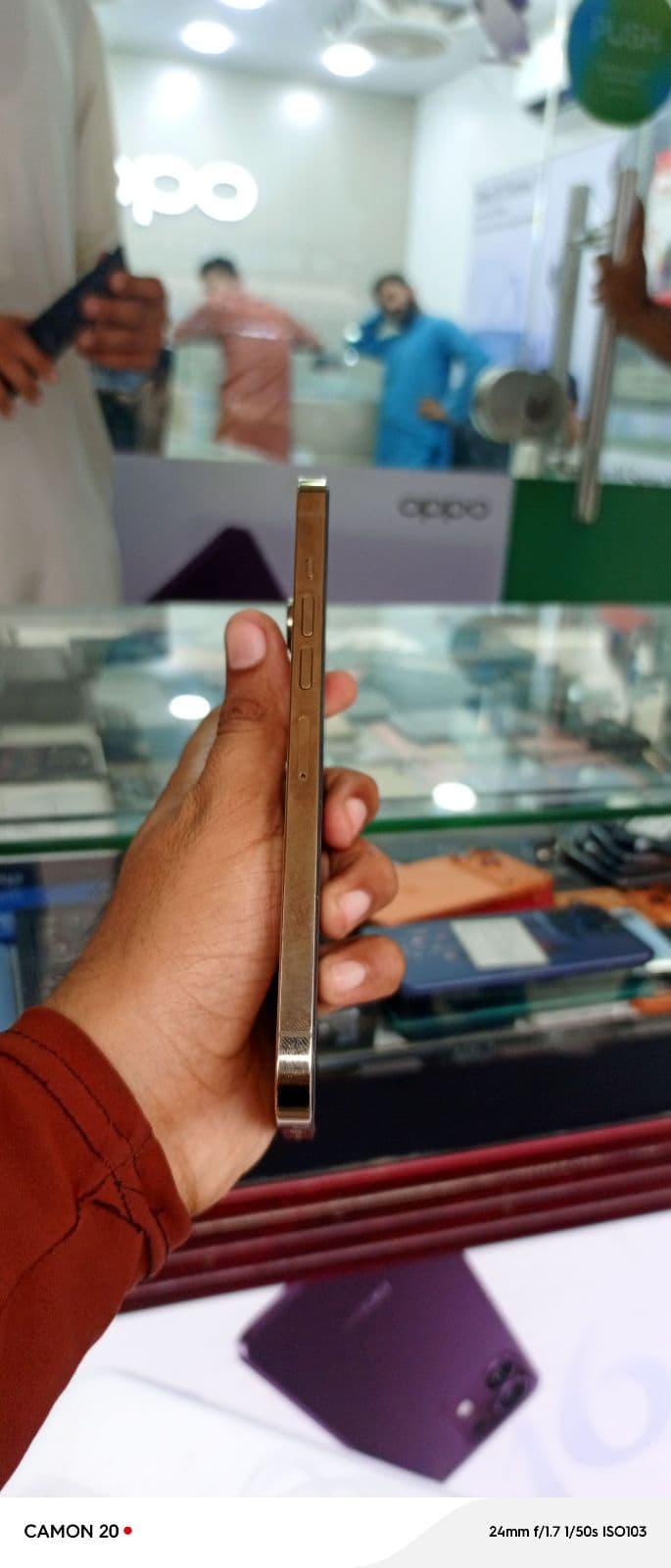 Apple iPhone 13 Pro Max 128GB in Gold — photo 3