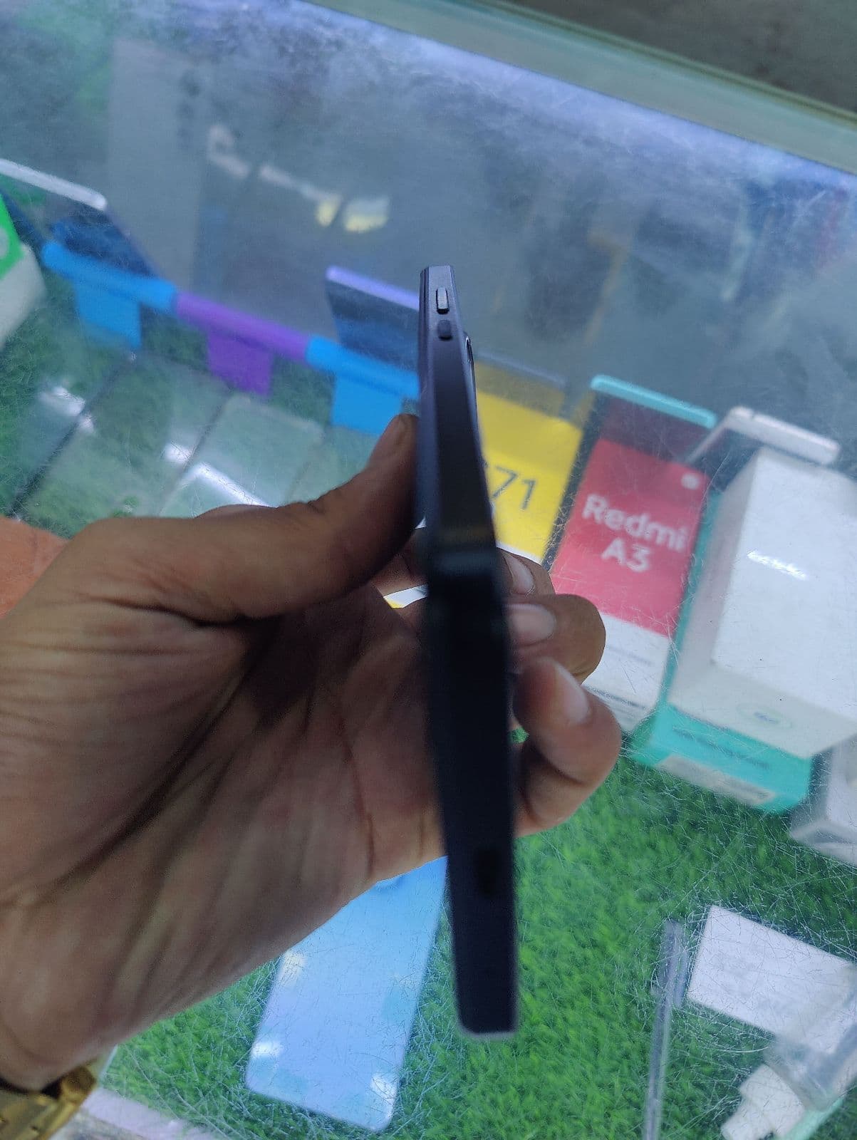 Xiaomi Redmi A3 4GB / 128GB in Midnight Black — photo 3