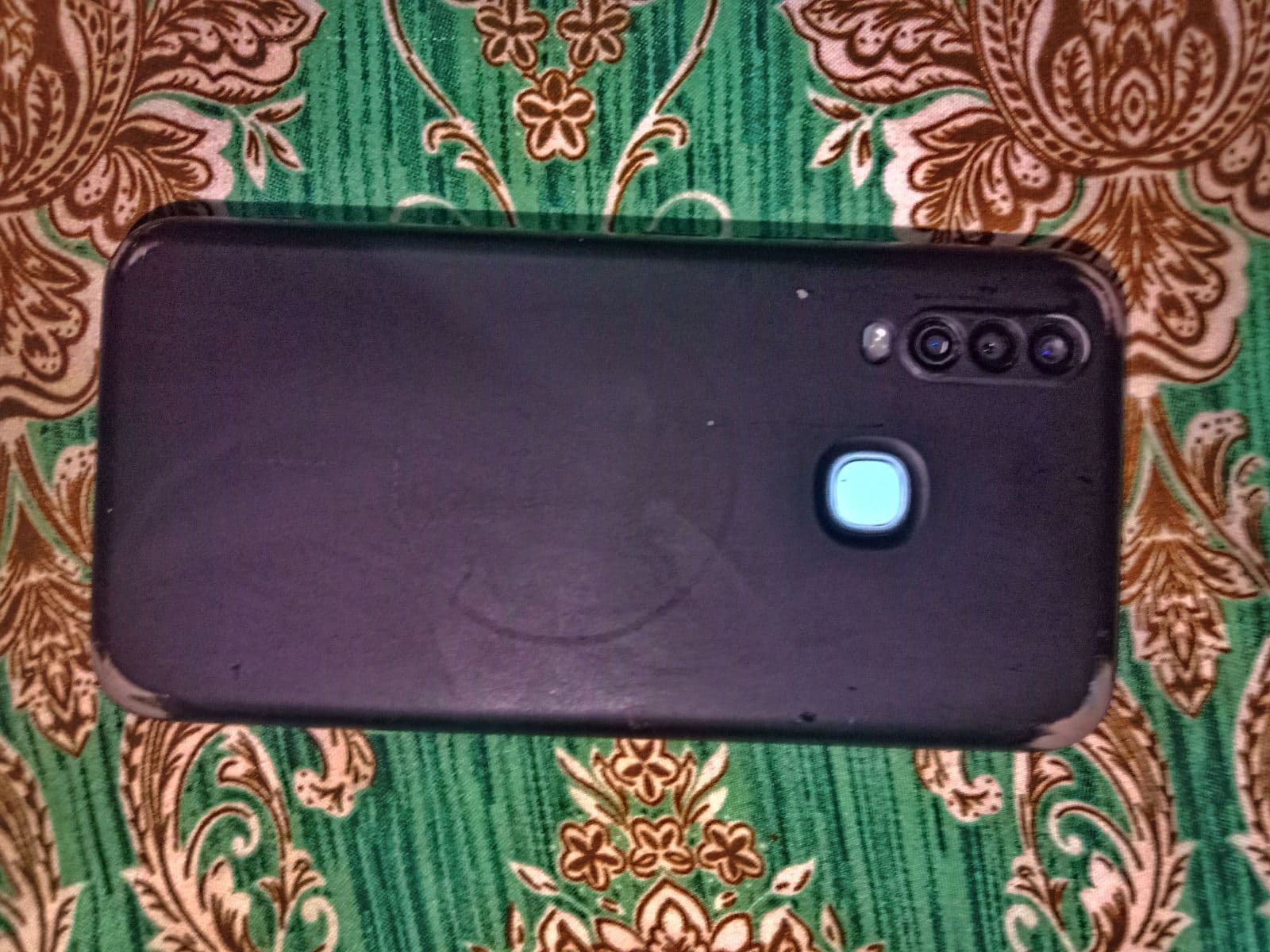 Vivo Y17s 6GB / 128GB in Glitter Purple — photo 4