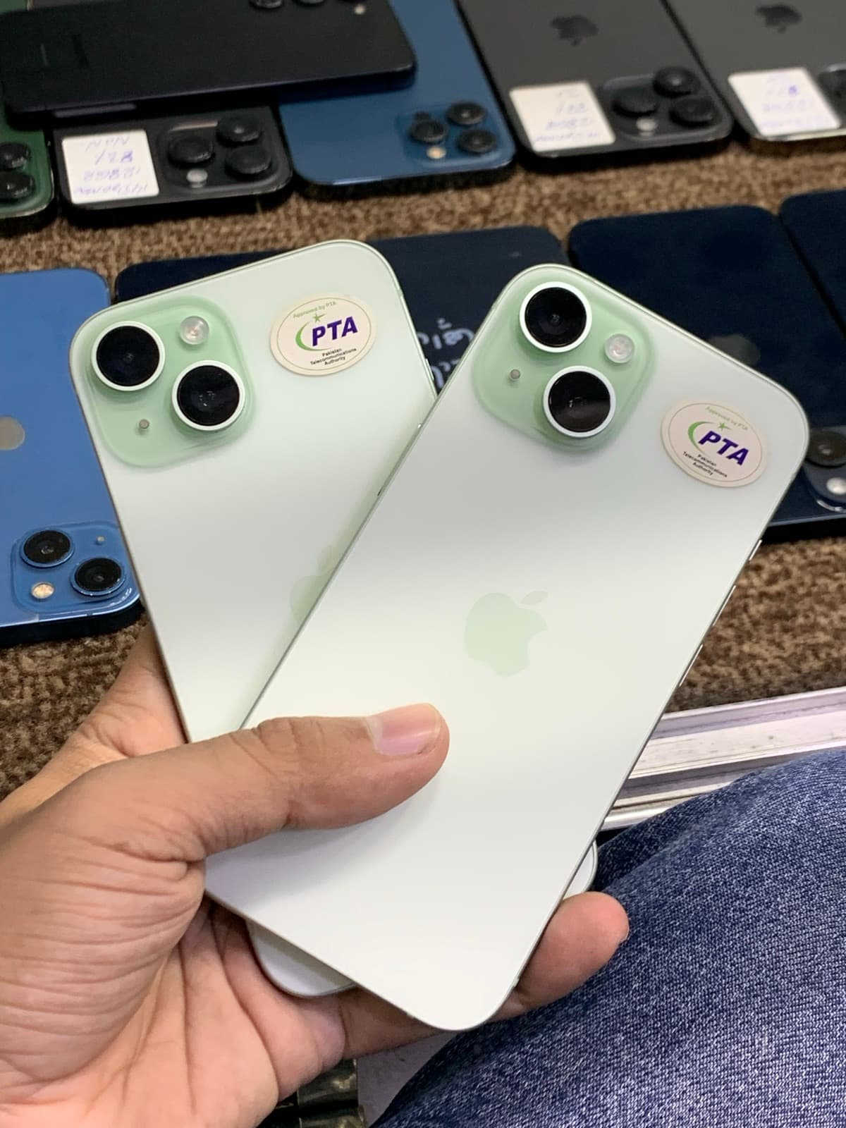 iPhone 15 · 128GB