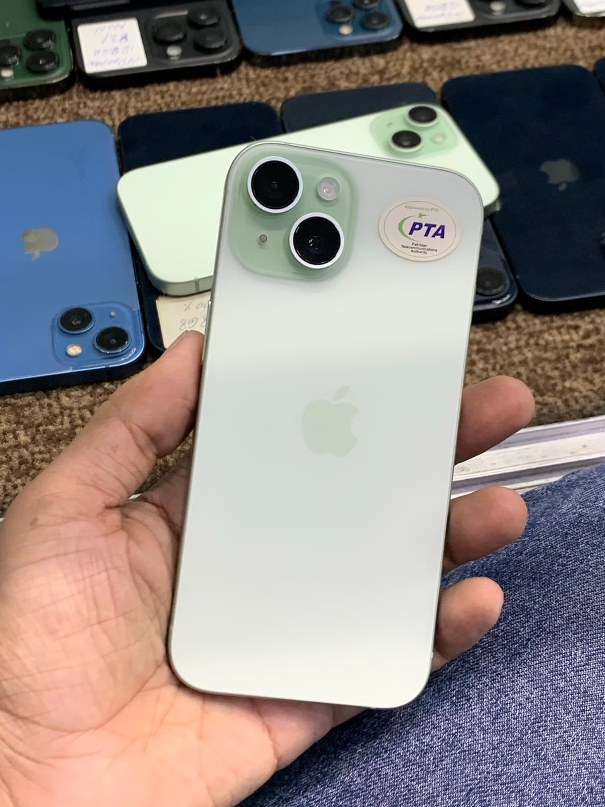 Apple iPhone 15 128GB in Green — photo 3