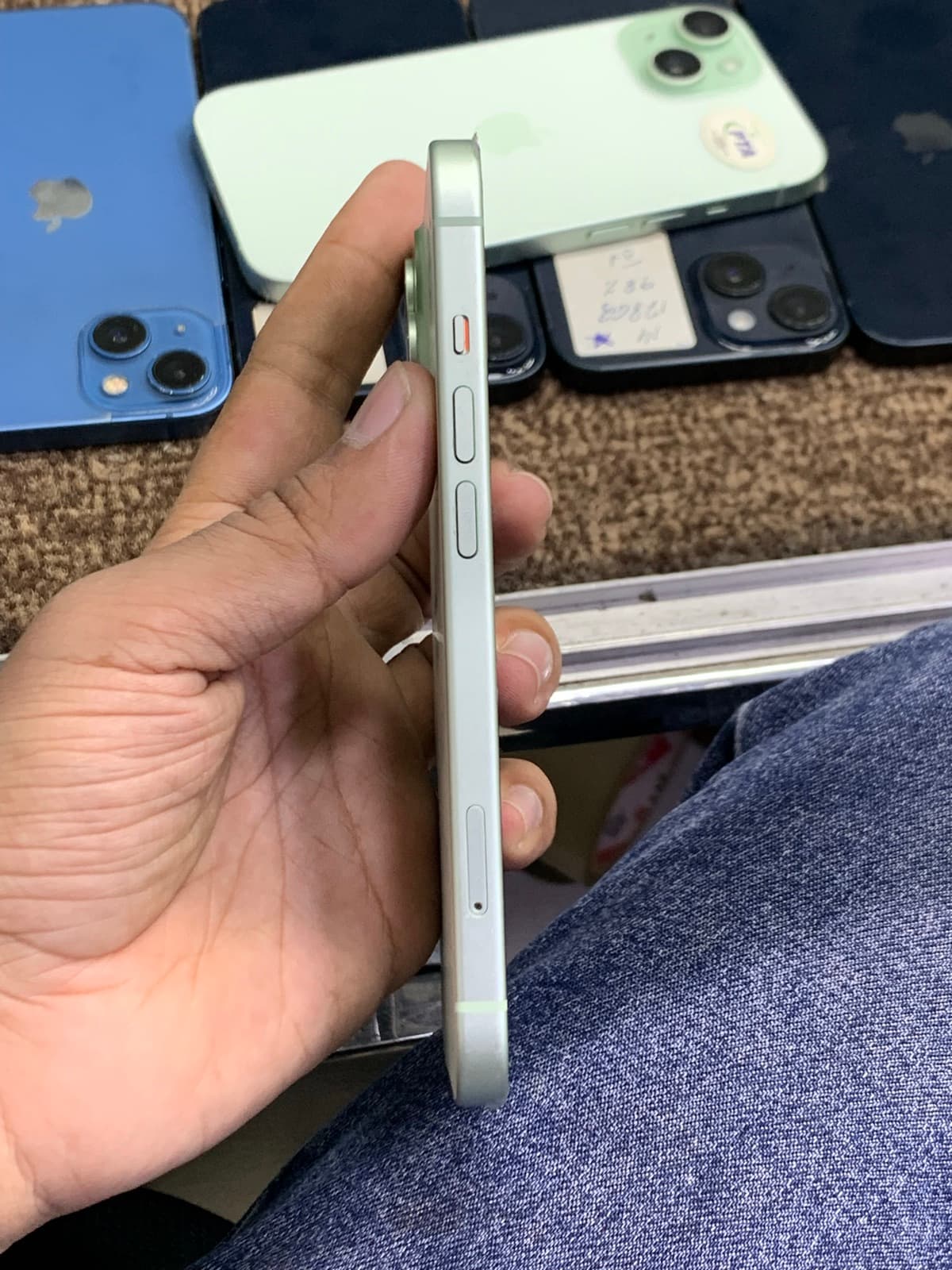 Apple iPhone 15 128GB in Green — photo 4