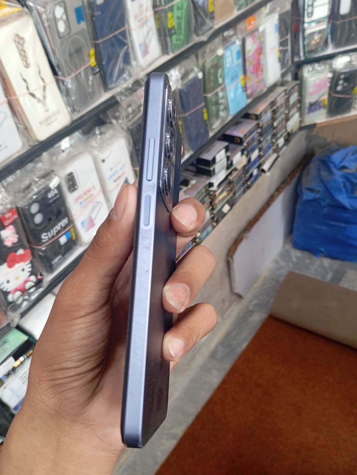 Realme C75x 6GB / 128GB in Oceanic Blue — photo 2