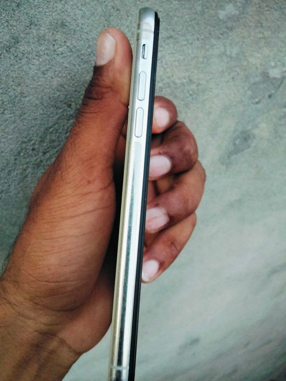 Apple iPhone X 64GB in Silver — photo 4