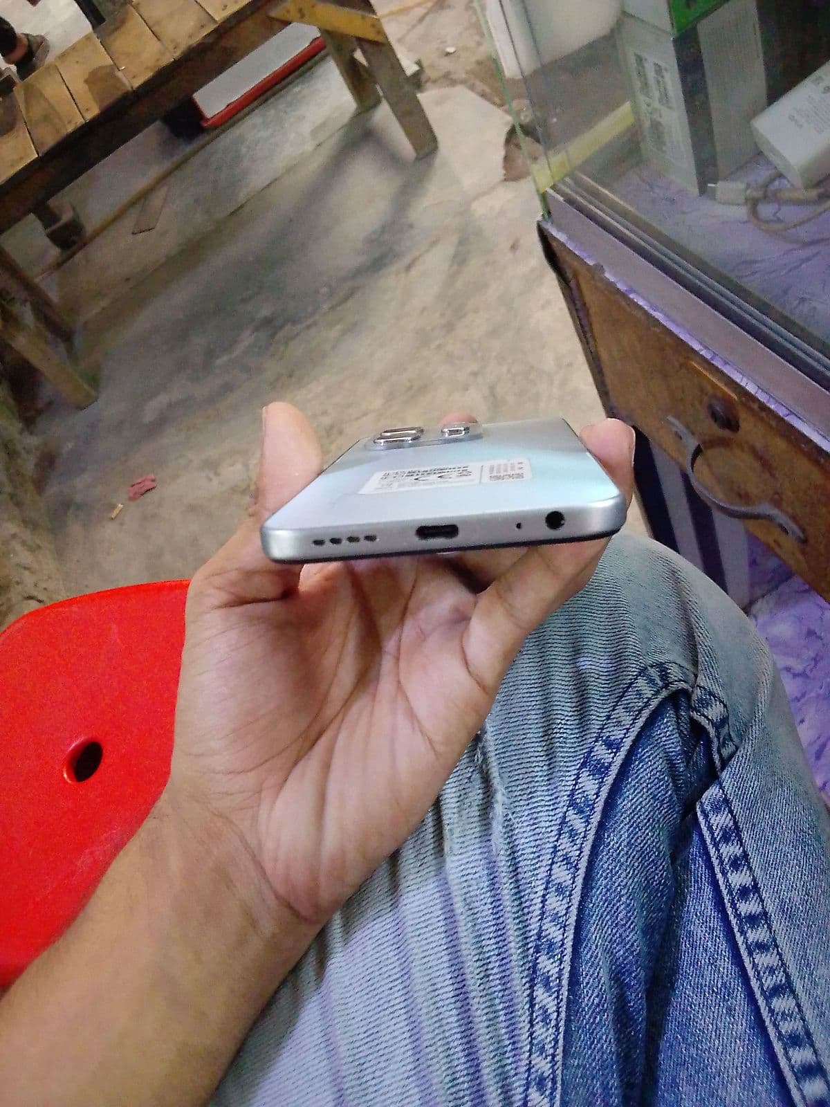 Infinix Hot 50i 6GB / 128GB in Titanium Grey — photo 2