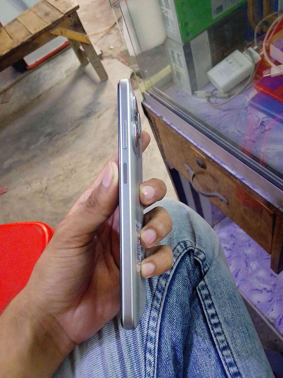 Infinix Hot 50i 6GB / 128GB in Titanium Grey — photo 3