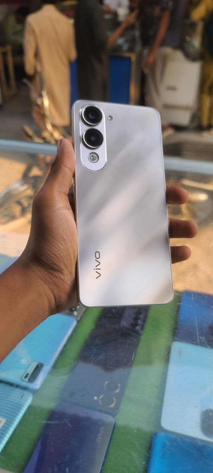 Vivo Y04 · 4GB / 128GB