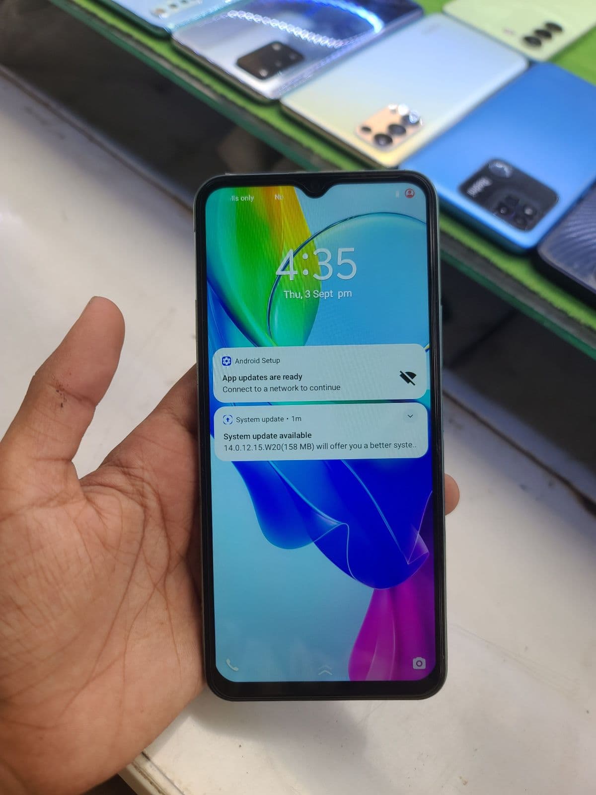 Vivo Y03t 4GB / 64GB in Gem Green — photo 5