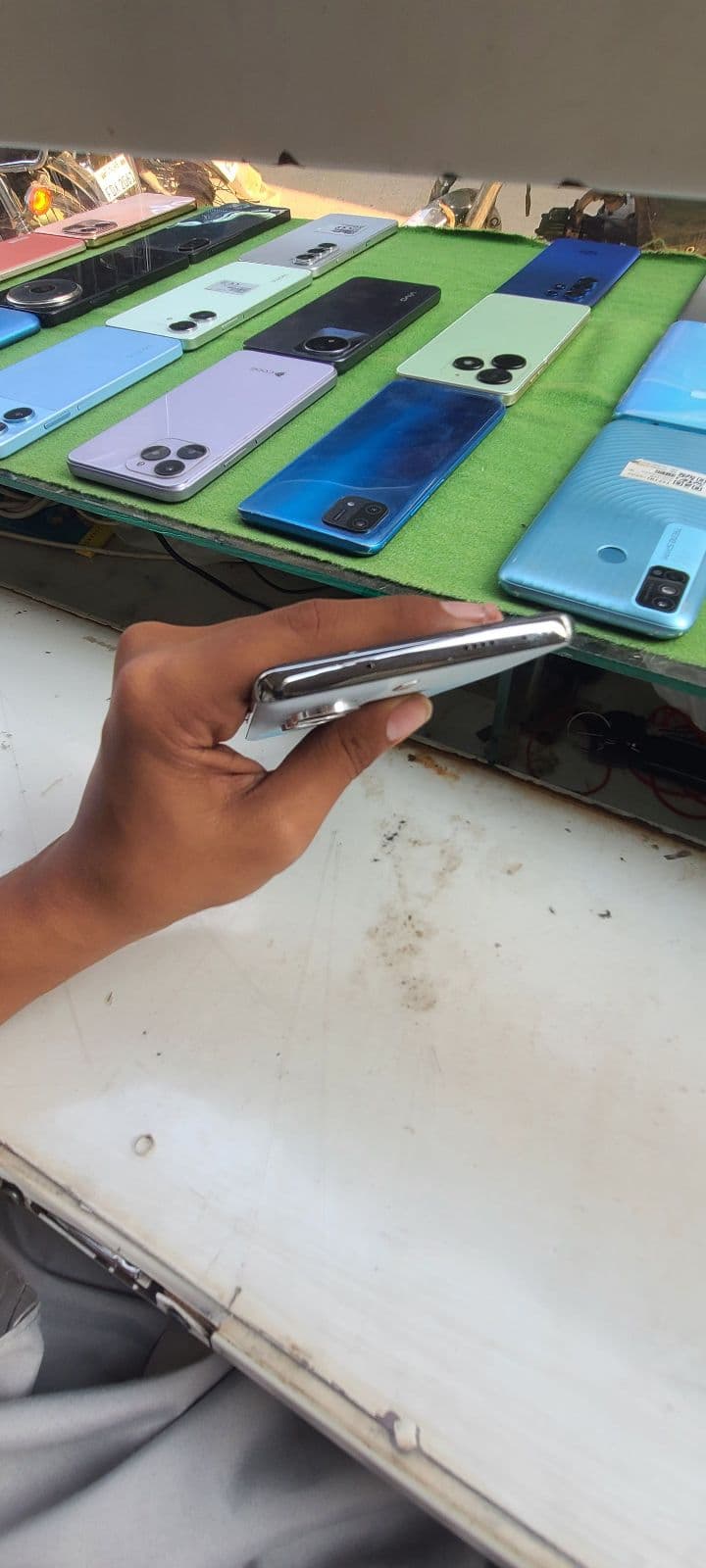 Tecno Camon 40 Pro 5G 8GB / 256GB in Glacier White — photo 5
