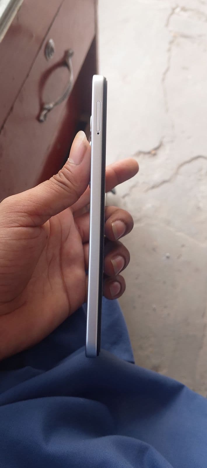 Infinix Hot 60i 6GB / 128GB in Titanium Silver — photo 3