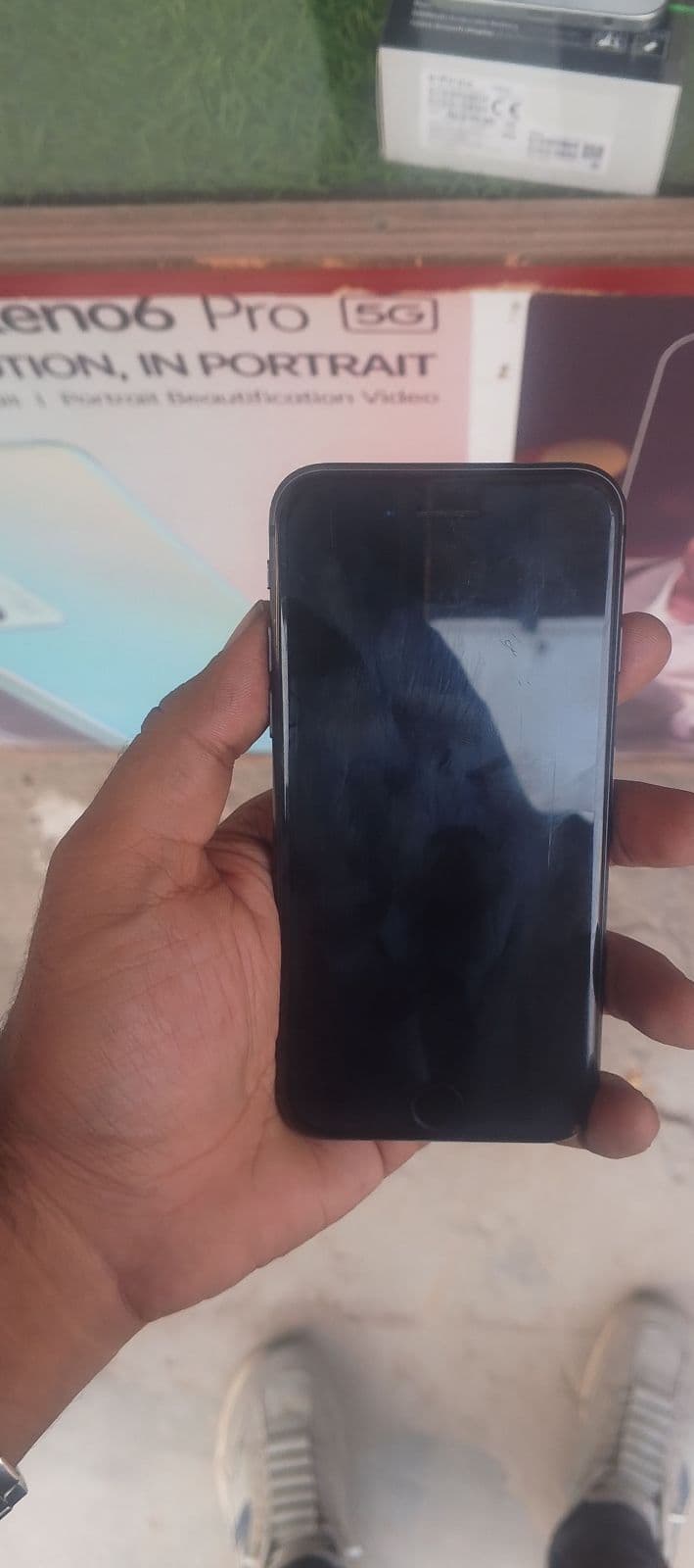 Apple iPhone 8 64GB in Space Gray — photo 2