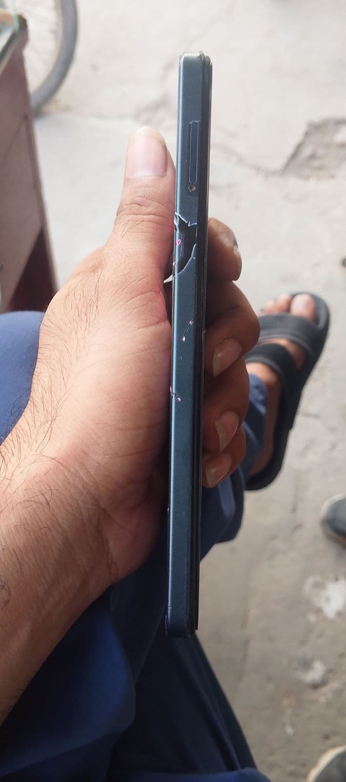 Vivo Y04 4GB / 64GB in Jade Green — photo 4
