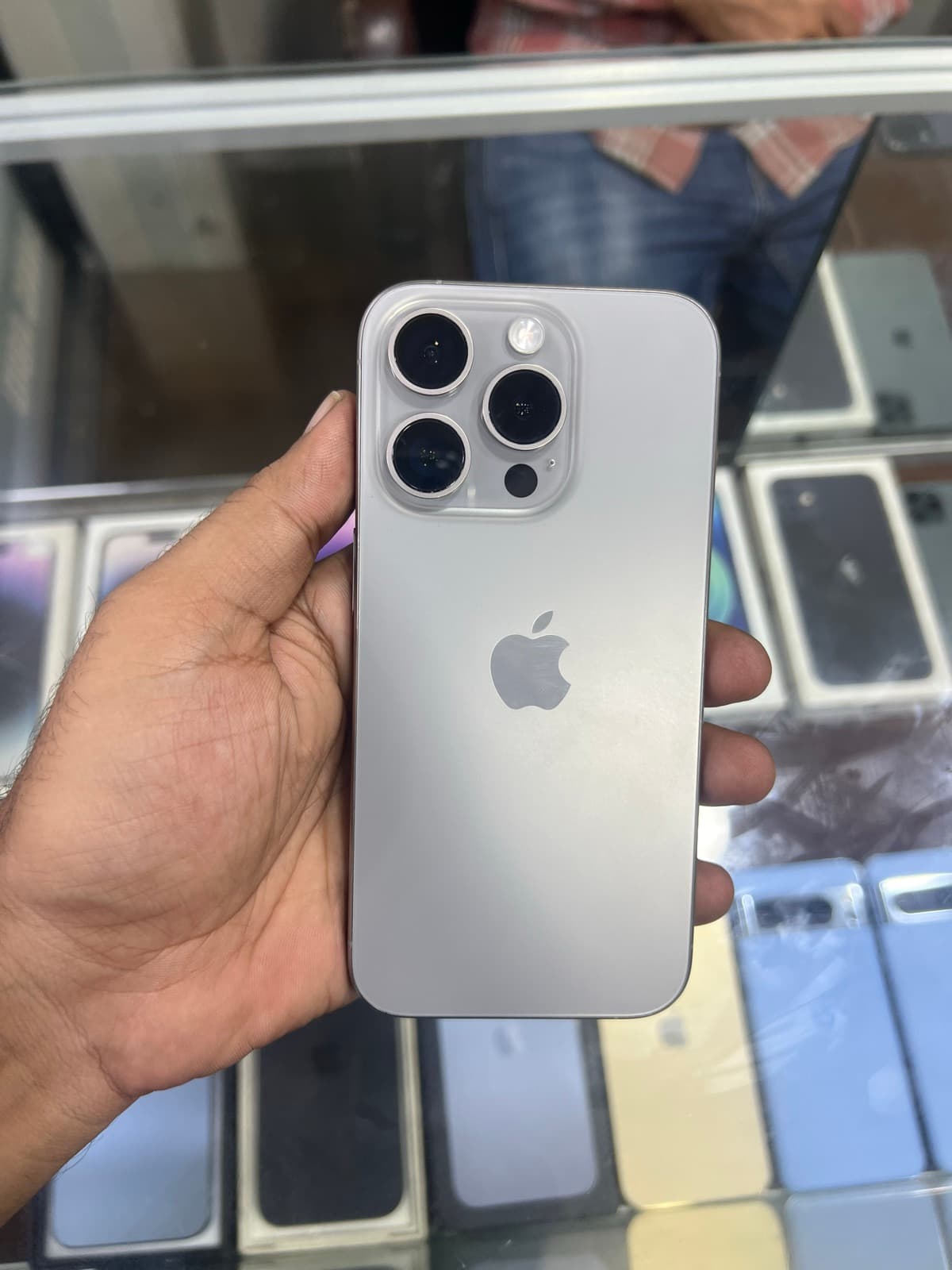 iPhone 15 Pro · 256GB