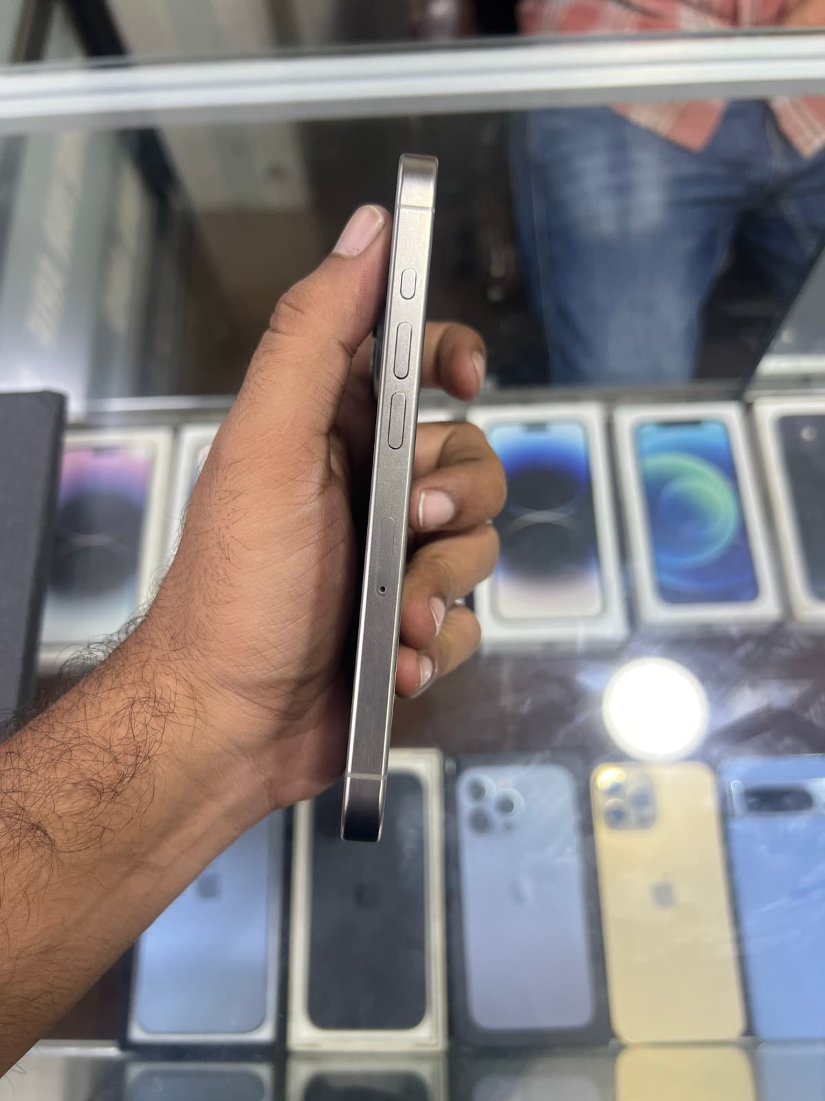 Apple iPhone 15 Pro 256GB in Natural Titanium — photo 2
