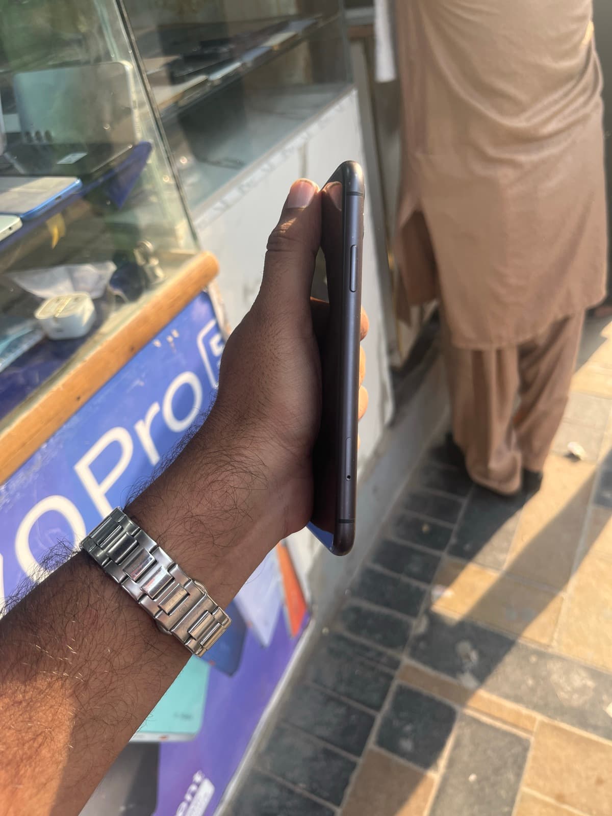 Apple iPhone 11 64GB in Black — photo 4
