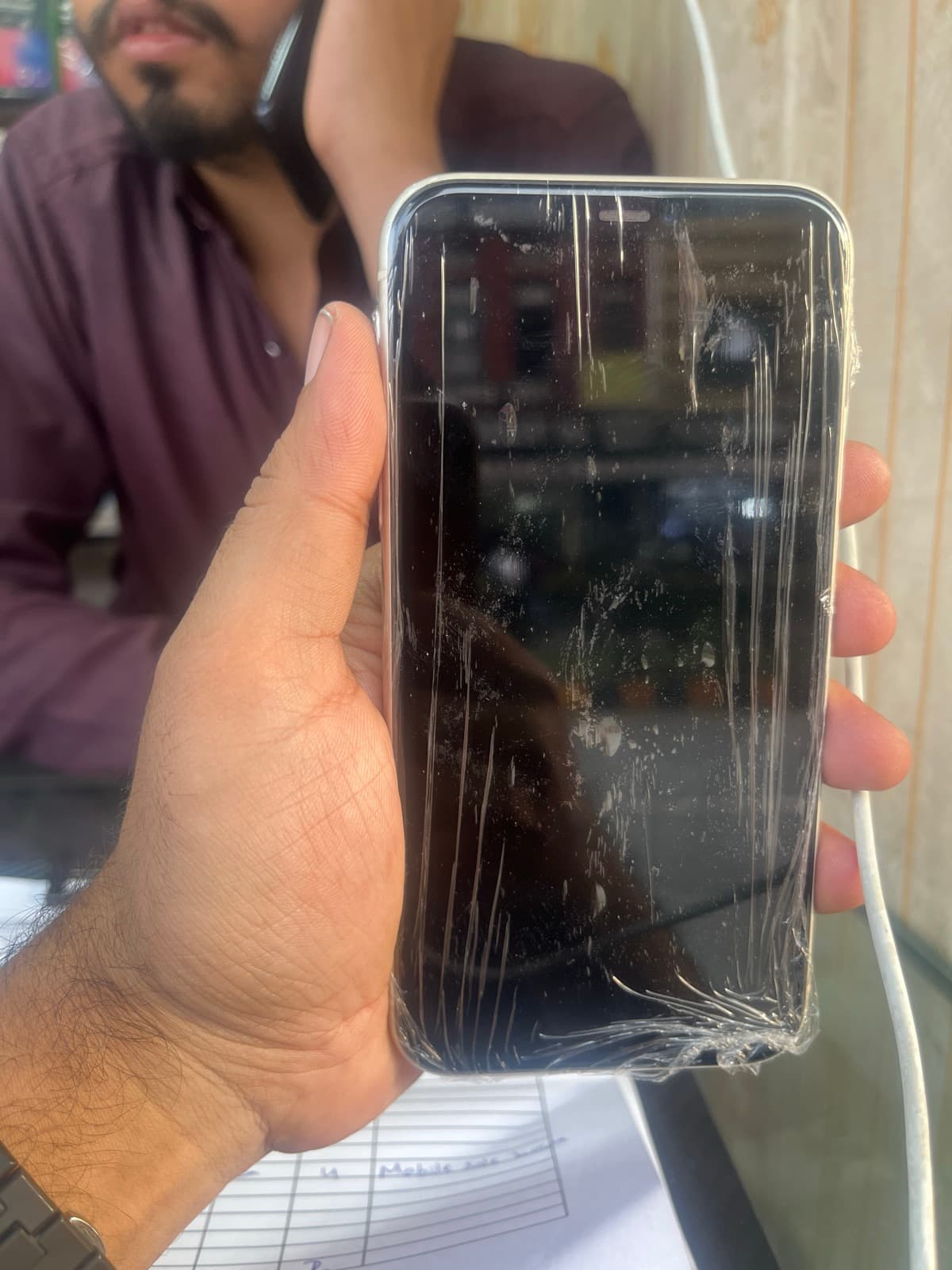 Apple iPhone 11 64GB in White — photo 2