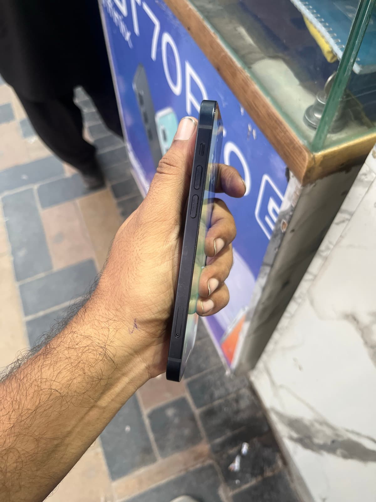 Apple iPhone 12 64GB in Black — photo 3