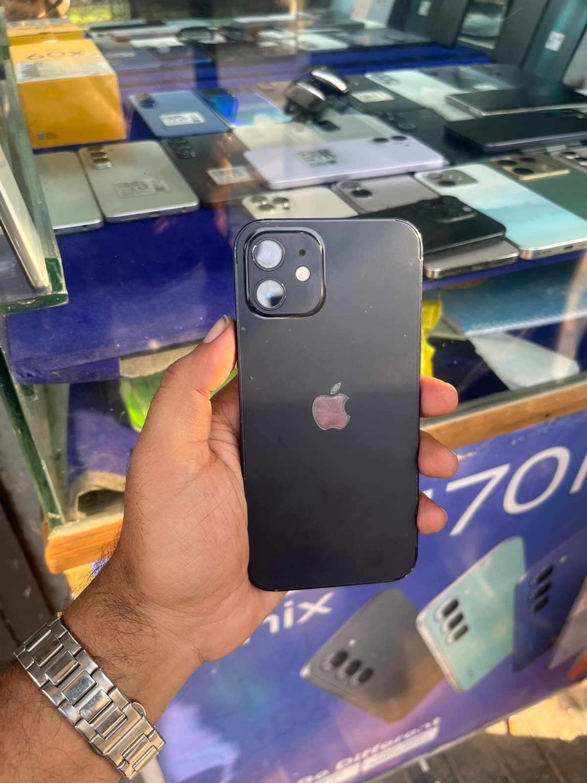 iPhone 12 · 128GB