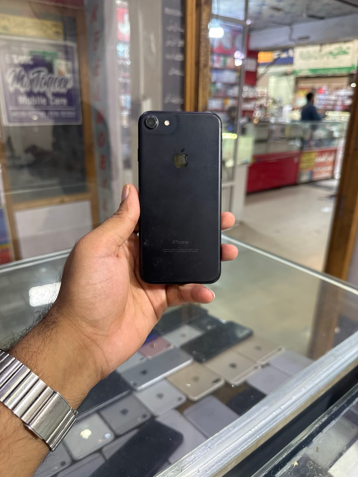 iPhone 7 · 32GB
