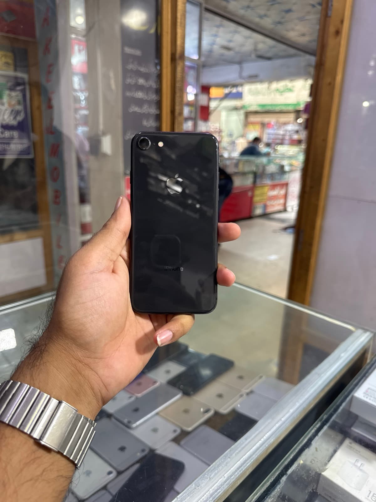 iPhone 8 · 256GB
