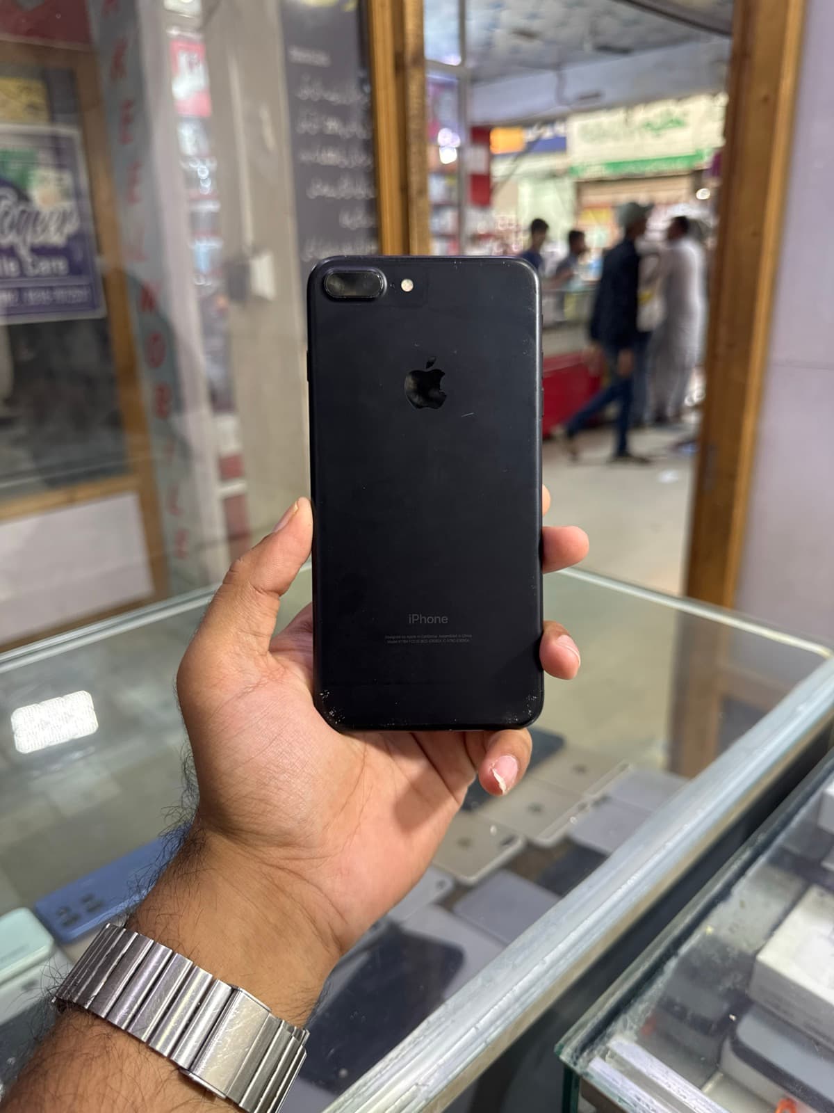 iPhone 7 Plus · 32GB