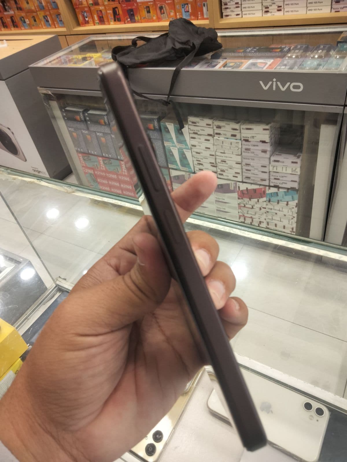 Oppo A6c 4GB / 64GB in Stone Brown — photo 3