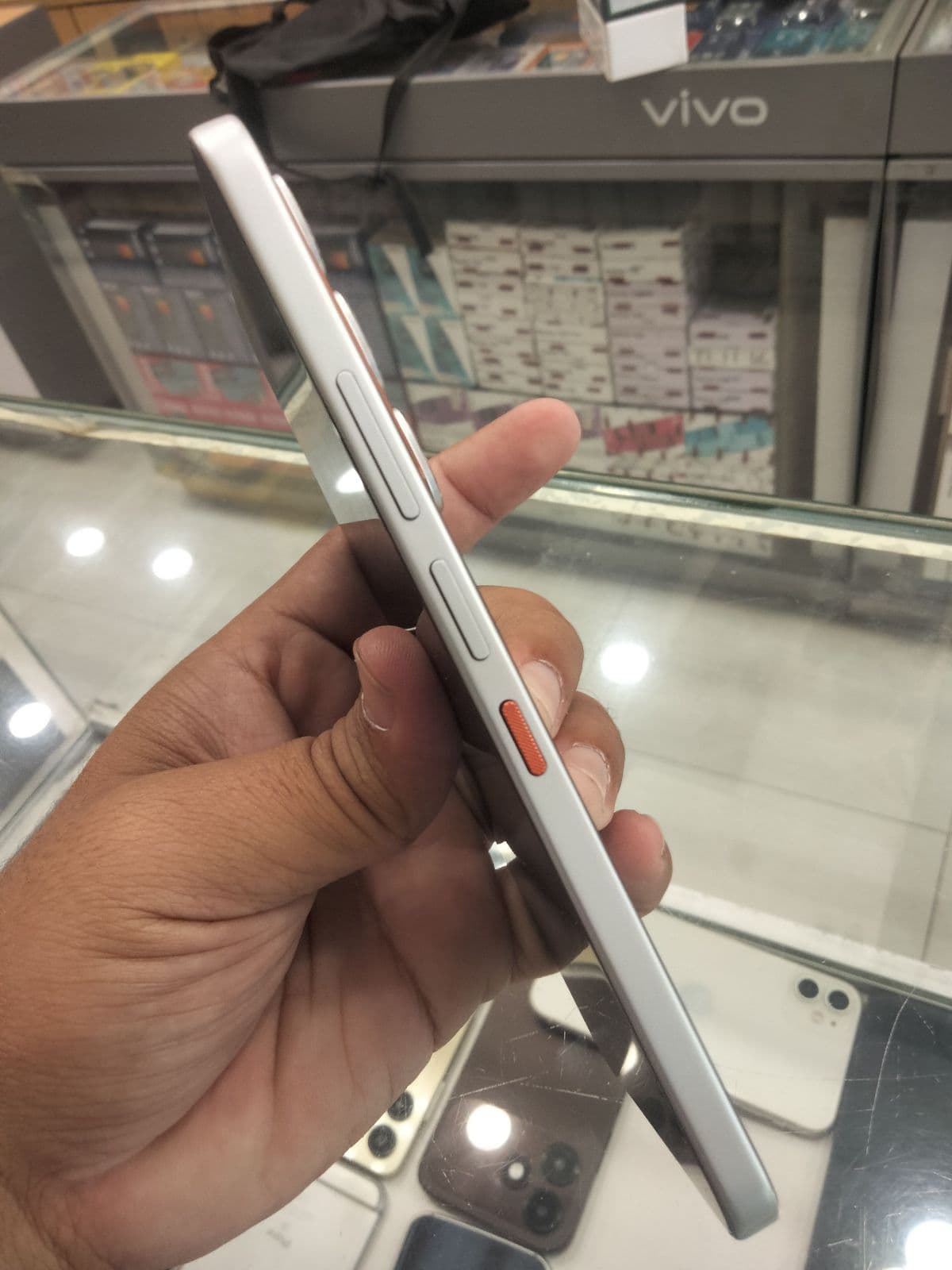Infinix Hot 60 Pro 8GB / 128GB in Titanium Silver — photo 3
