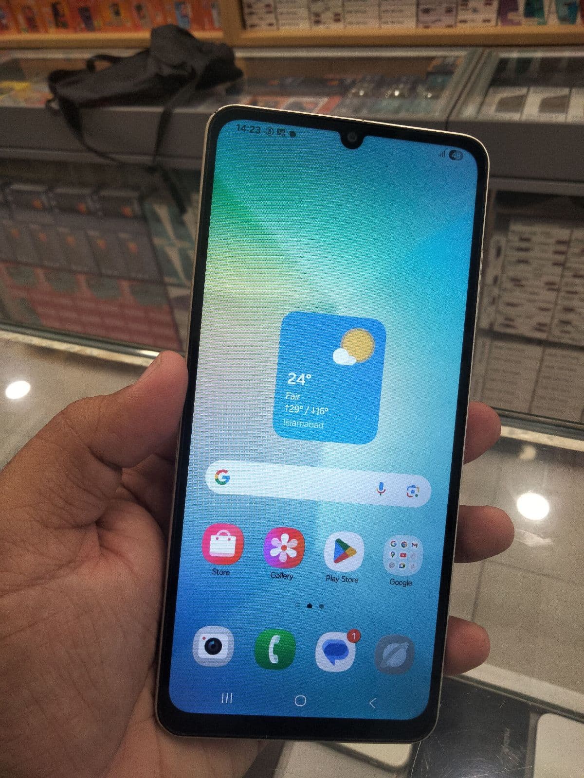 Samsung Galaxy A06 4GB / 128GB in Gold — photo 2