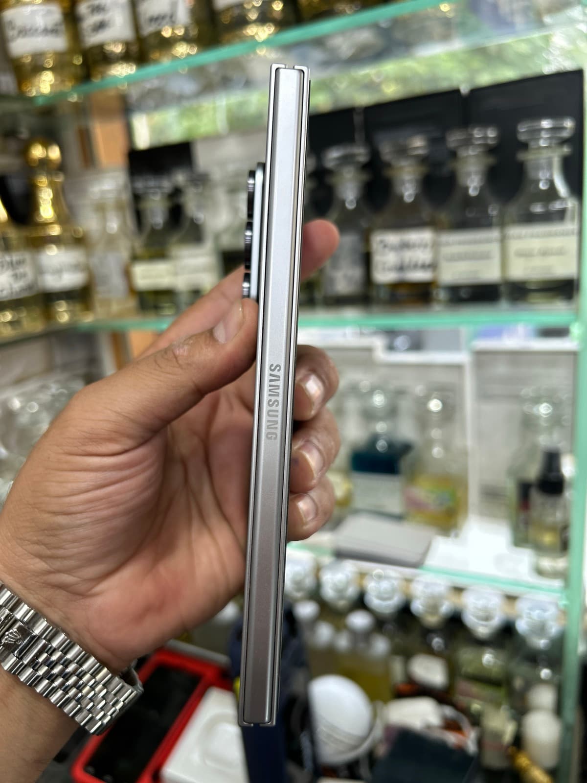 Samsung Galaxy Z Fold7 12GB / 512GB in Silver Shadow — photo 3