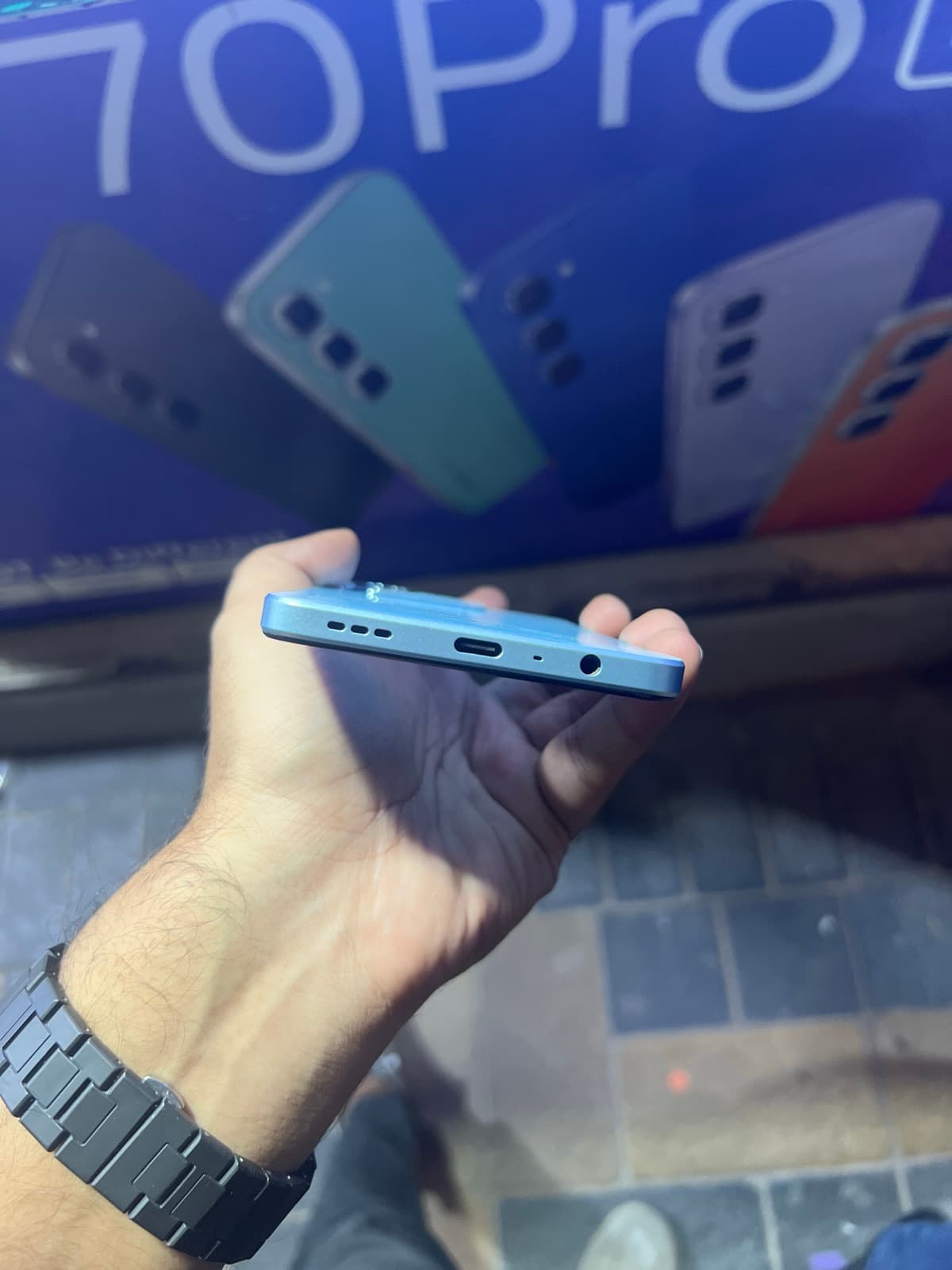 Oppo A3x 4GB / 128GB in Ocean Blue — photo 5