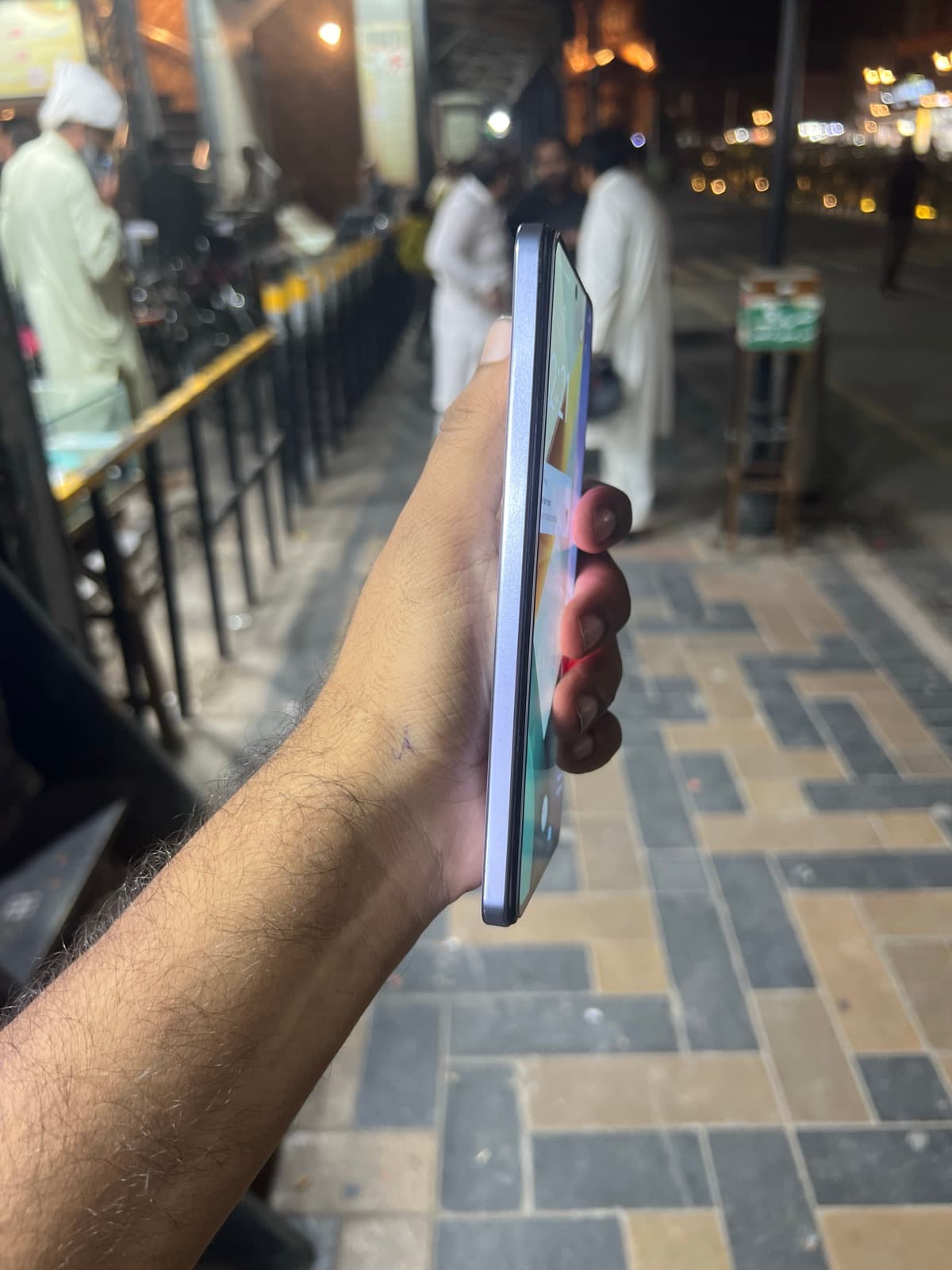 Vivo V27e 8GB / 256GB in Lavender Purple — photo 3