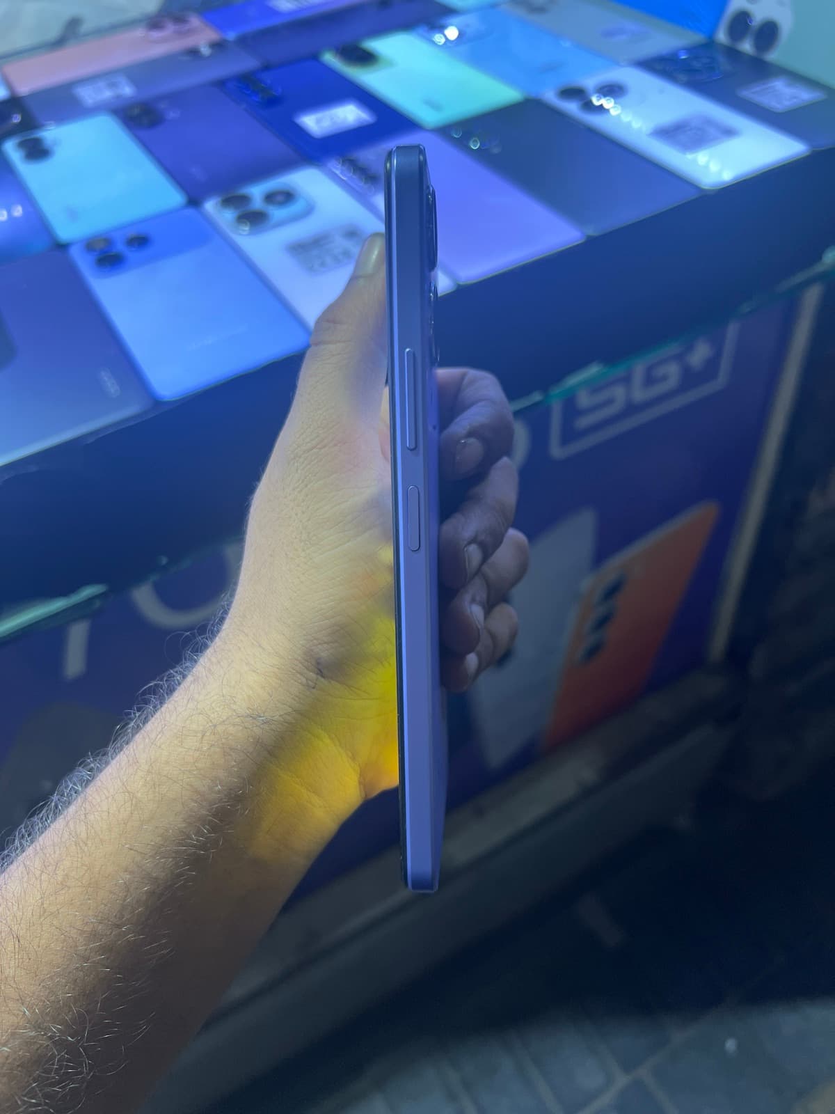 Vivo Y17s 6GB / 128GB in Glitter Purple — photo 4