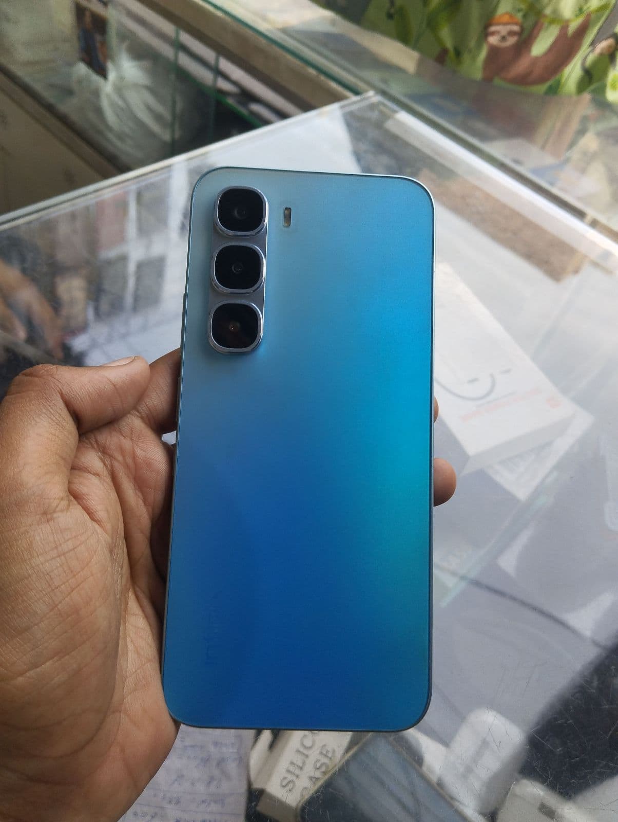 Infinix Hot 60 Pro · 8GB / 128GB