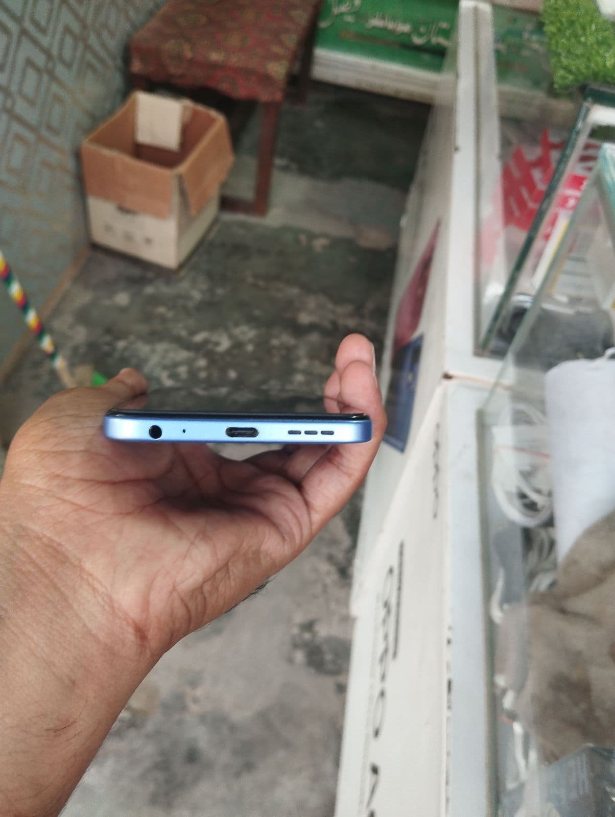 Tecno Spark 40 6GB / 128GB in Mirage Blue — photo 3