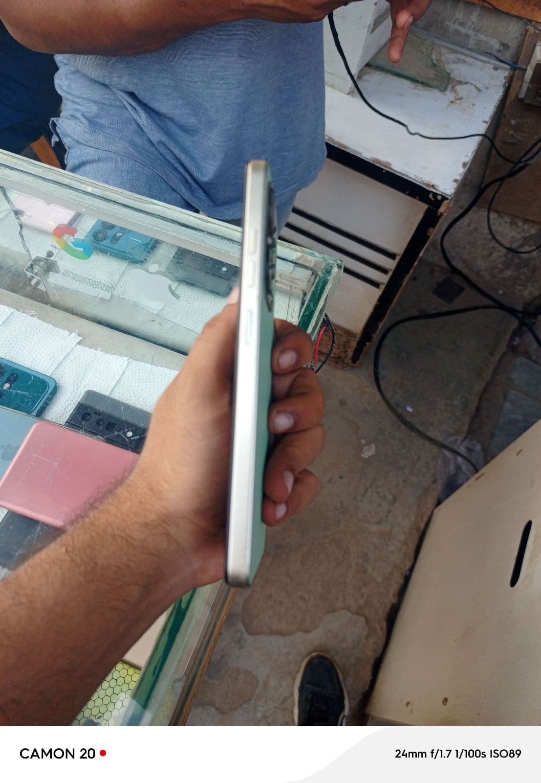Tecno Spark 20C 4GB / 128GB in Magic Skin 2.0 Green — photo 3