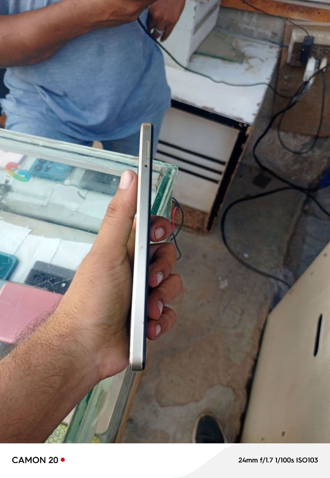 Tecno Spark 20C 4GB / 128GB in Magic Skin 2.0 Green — photo 4