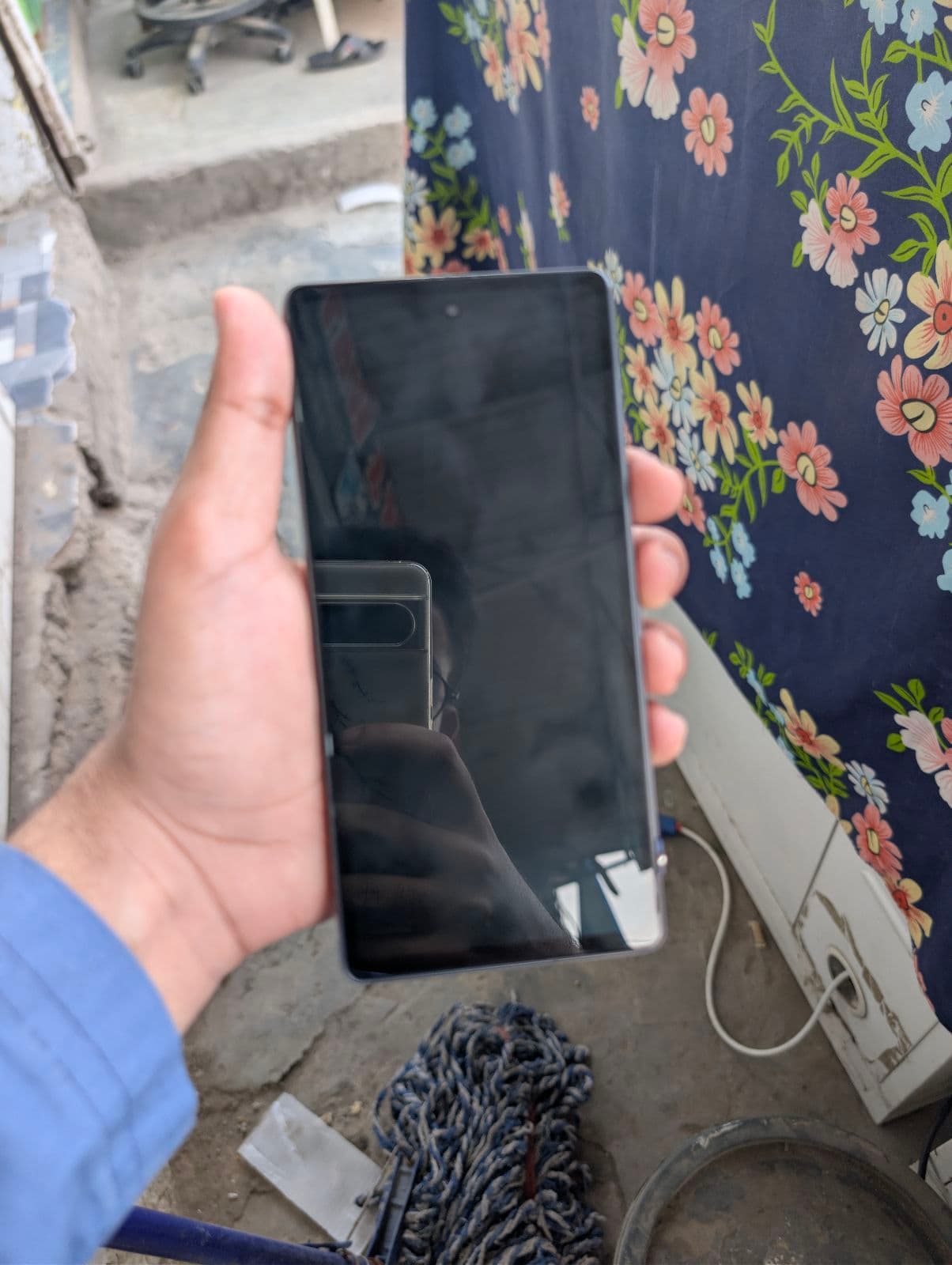 Google Pixel 7a 8GB / 128GB in Charcoal — photo 2
