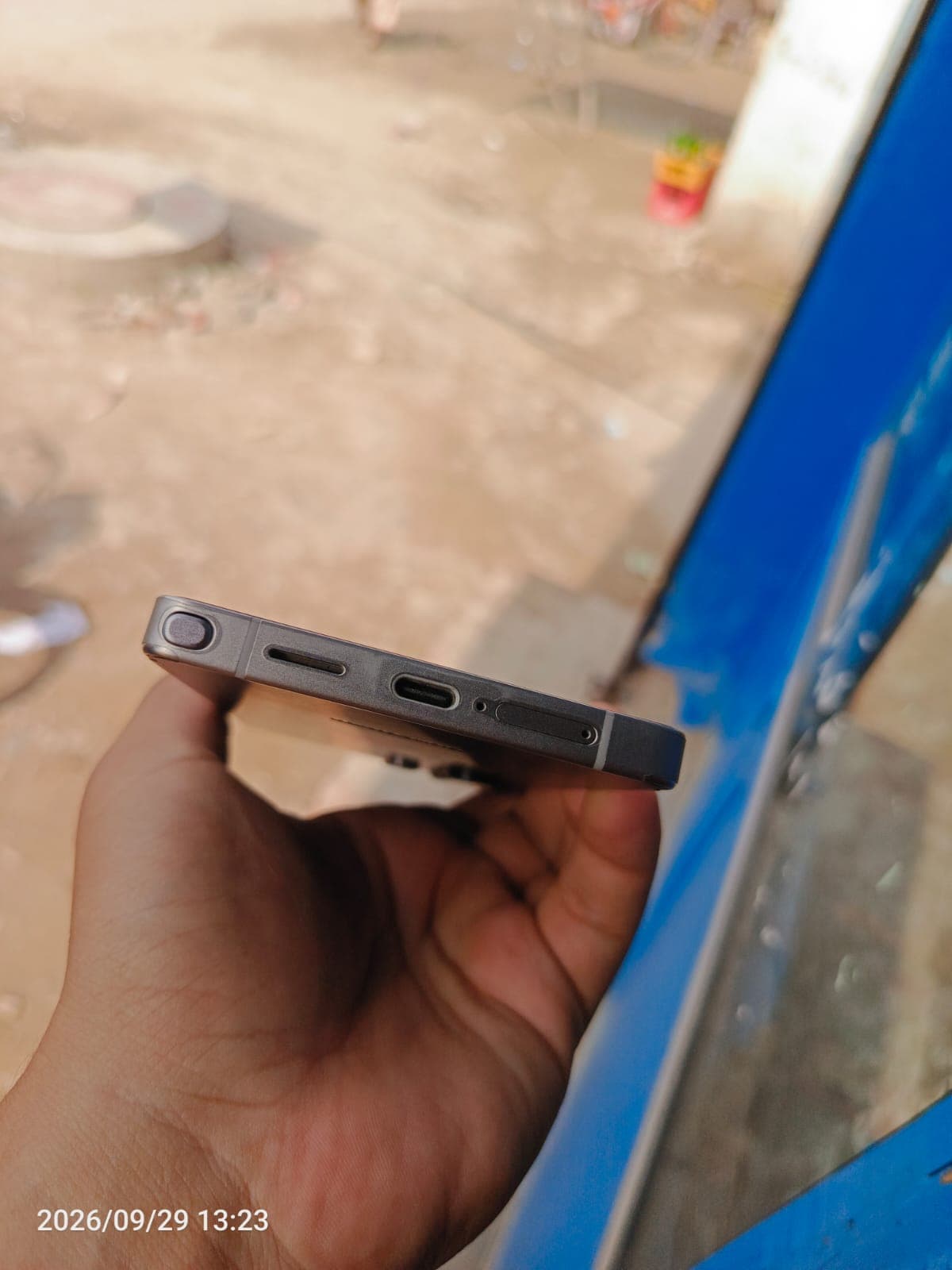 Samsung Galaxy S25 Ultra 12GB / 256GB in Titanium Silverblue — photo 2
