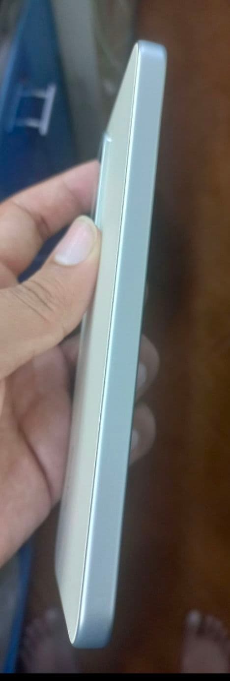 Vivo Y500 · 8GB / 256GB
