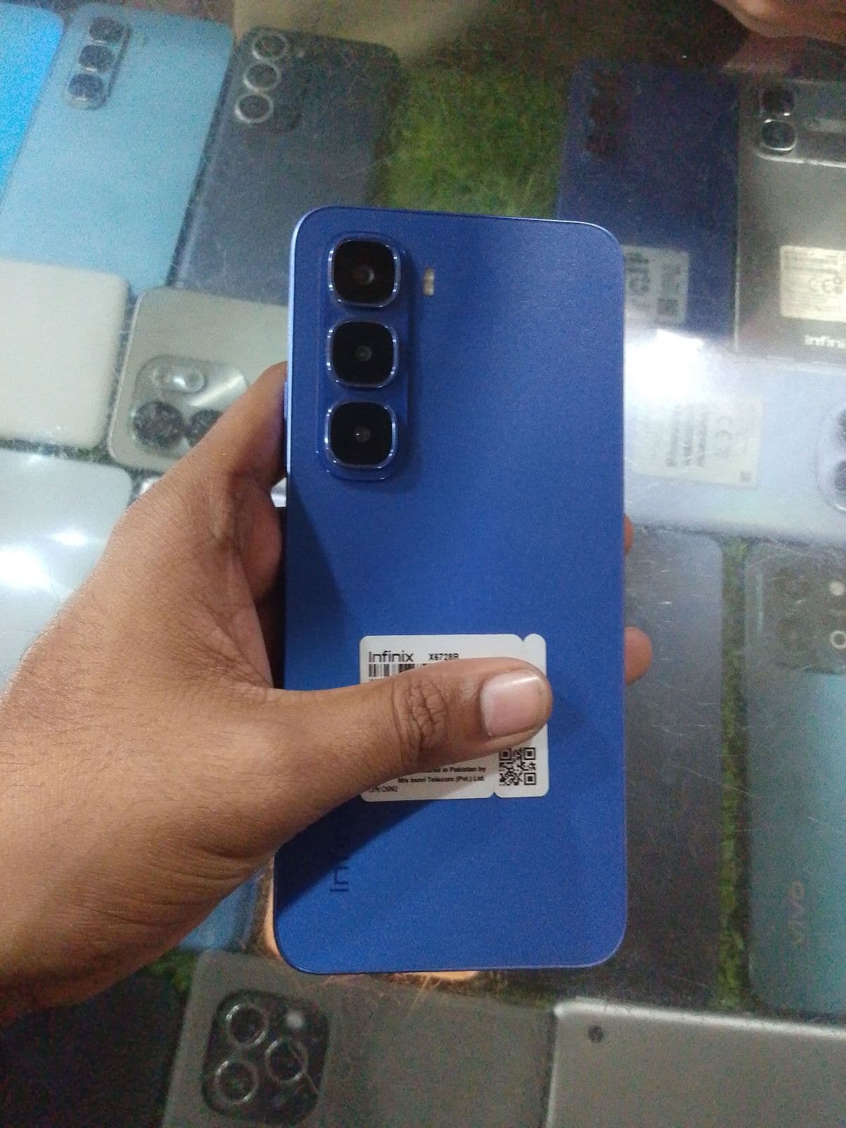 Infinix Hot 60i · 6GB / 128GB